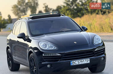 Внедорожник / Кроссовер Porsche Cayenne 2012 в 