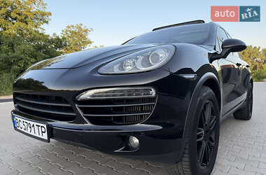Внедорожник / Кроссовер Porsche Cayenne 2012 в 