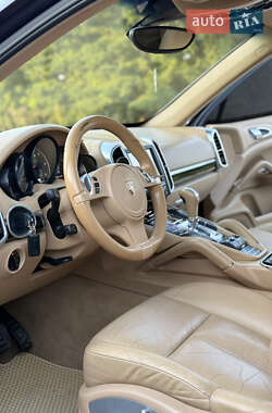 Внедорожник / Кроссовер Porsche Cayenne 2012 в 