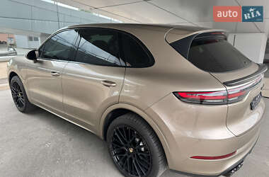 Позашляховик / Кросовер Porsche Cayenne 2018 в 