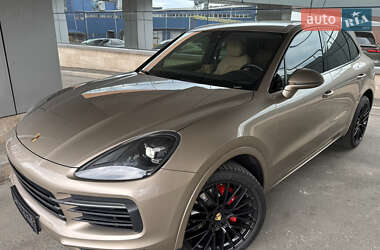 Позашляховик / Кросовер Porsche Cayenne 2018 в 