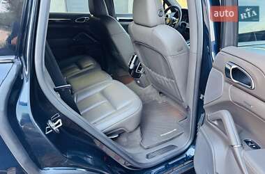 Внедорожник / Кроссовер Porsche Cayenne 2015 в 