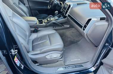 Внедорожник / Кроссовер Porsche Cayenne 2015 в 