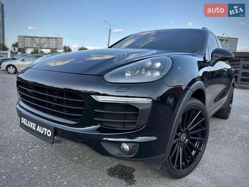 Позашляховик / Кросовер Porsche Cayenne 2017 в Києві