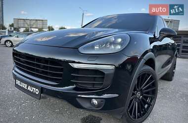 Внедорожник / Кроссовер Porsche Cayenne 2017 в 