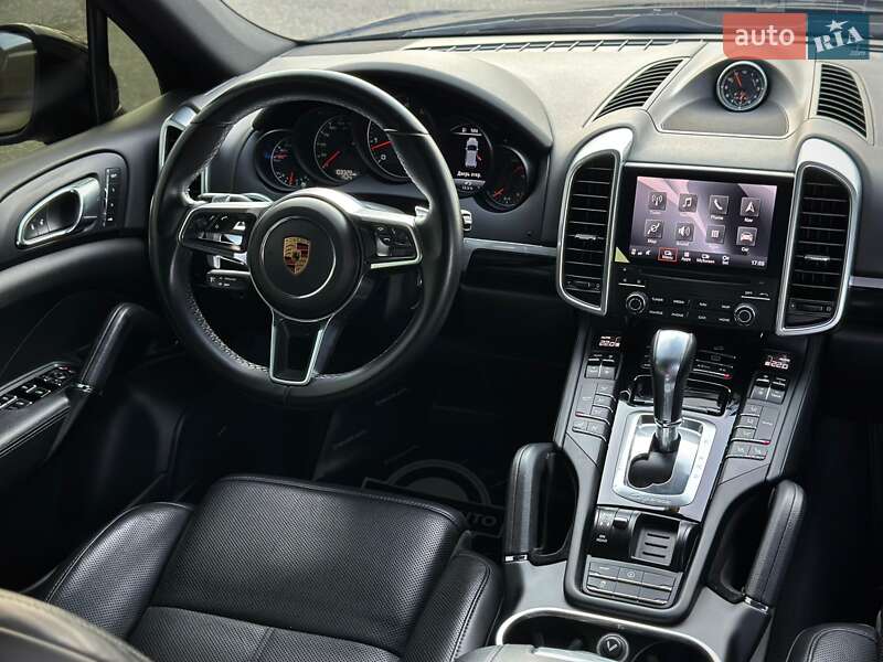 Позашляховик / Кросовер Porsche Cayenne 2017 в Києві