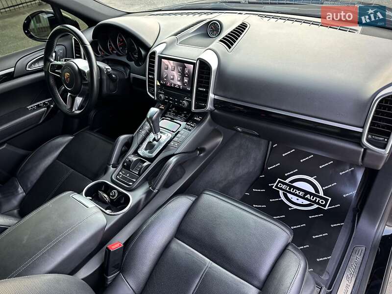 Позашляховик / Кросовер Porsche Cayenne 2017 в Києві