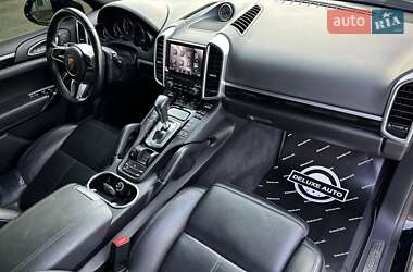 Внедорожник / Кроссовер Porsche Cayenne 2017 в 