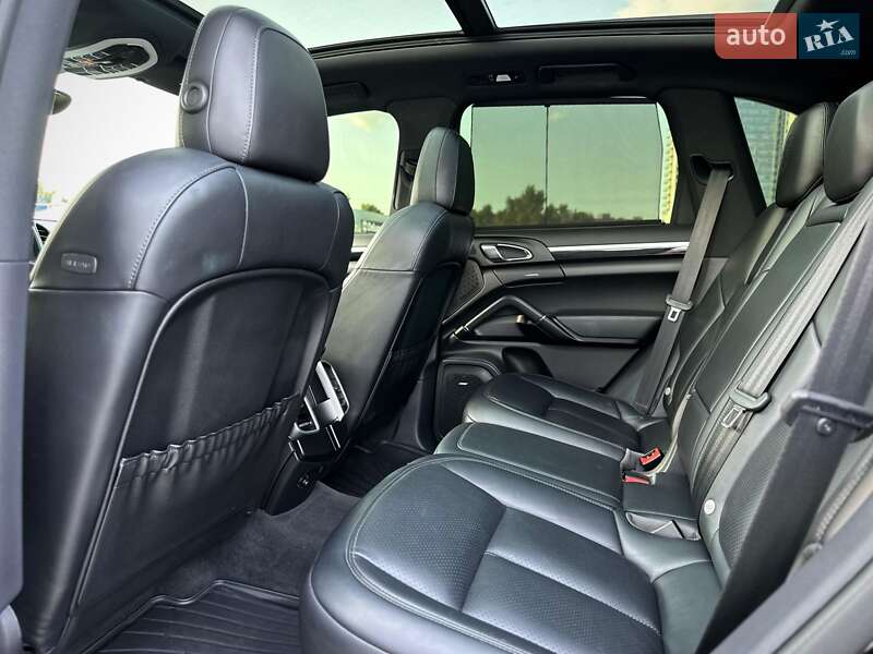 Позашляховик / Кросовер Porsche Cayenne 2017 в Києві