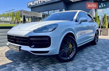 Внедорожник / Кроссовер Porsche Cayenne 2018 в 