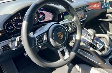 Внедорожник / Кроссовер Porsche Cayenne 2018 в 