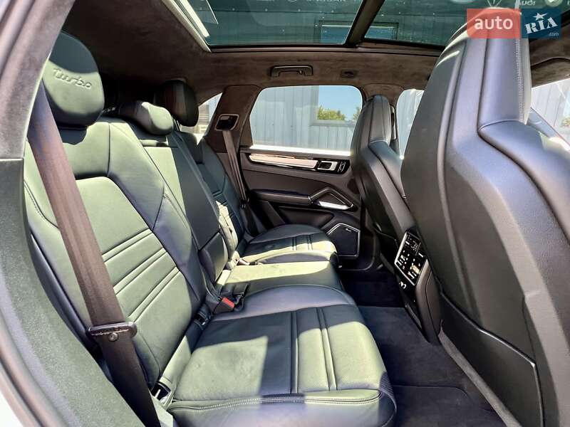 Внедорожник / Кроссовер Porsche Cayenne 2018 в Киеве
