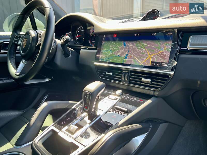 Внедорожник / Кроссовер Porsche Cayenne 2018 в Киеве