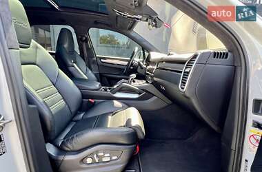 Внедорожник / Кроссовер Porsche Cayenne 2018 в 
