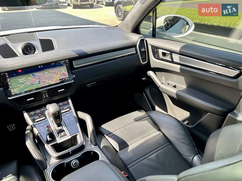 Внедорожник / Кроссовер Porsche Cayenne 2018 в Киеве