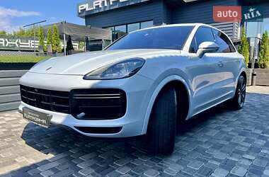 Внедорожник / Кроссовер Porsche Cayenne 2018 в 