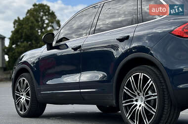 Внедорожник / Кроссовер Porsche Cayenne 2012 в 