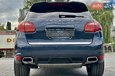 Внедорожник / Кроссовер Porsche Cayenne 2012 в 