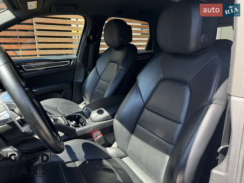 Позашляховик / Кросовер Porsche Cayenne 2018 в Одесі