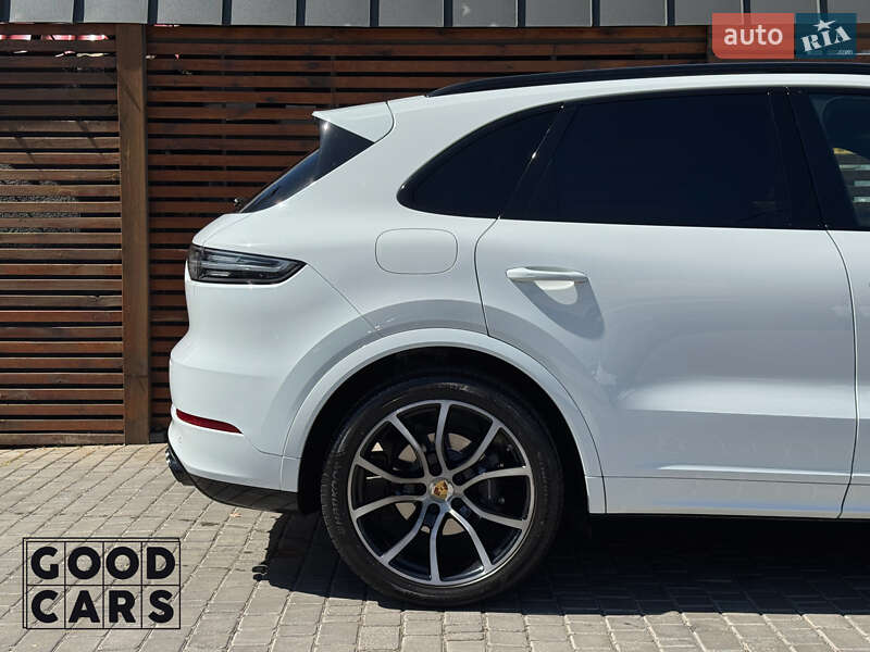 Позашляховик / Кросовер Porsche Cayenne 2018 в Одесі