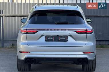Внедорожник / Кроссовер Porsche Cayenne 2020 в 