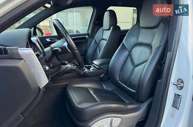 Позашляховик / Кросовер Porsche Cayenne 2014 в 