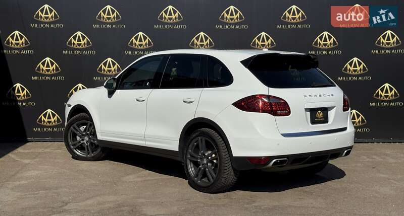 Позашляховик / Кросовер Porsche Cayenne 2014 в Києві