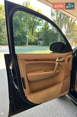Внедорожник / Кроссовер Porsche Cayenne 2006 в 