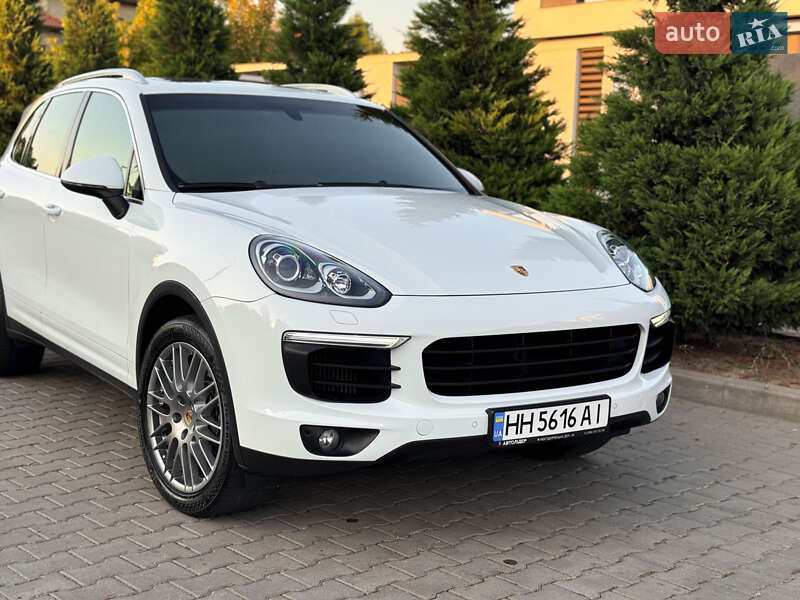 Позашляховик / Кросовер Porsche Cayenne 2016 в Одесі