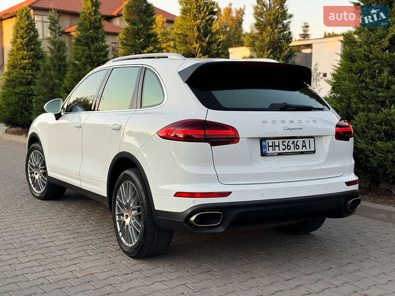 Позашляховик / Кросовер Porsche Cayenne 2016 в Одесі