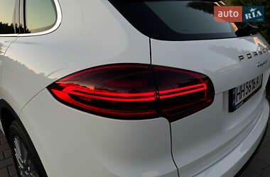 Внедорожник / Кроссовер Porsche Cayenne 2016 в 