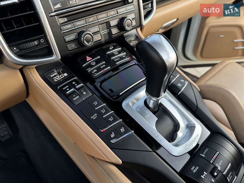 Позашляховик / Кросовер Porsche Cayenne 2016 в Одесі