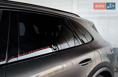 Внедорожник / Кроссовер Porsche Cayenne 2021 в 