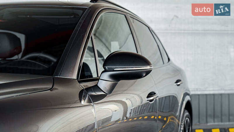 Внедорожник / Кроссовер Porsche Cayenne 2021 в Ровно