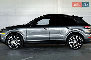 Внедорожник / Кроссовер Porsche Cayenne 2021 в 