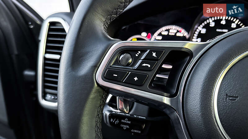 Внедорожник / Кроссовер Porsche Cayenne 2021 в Ровно