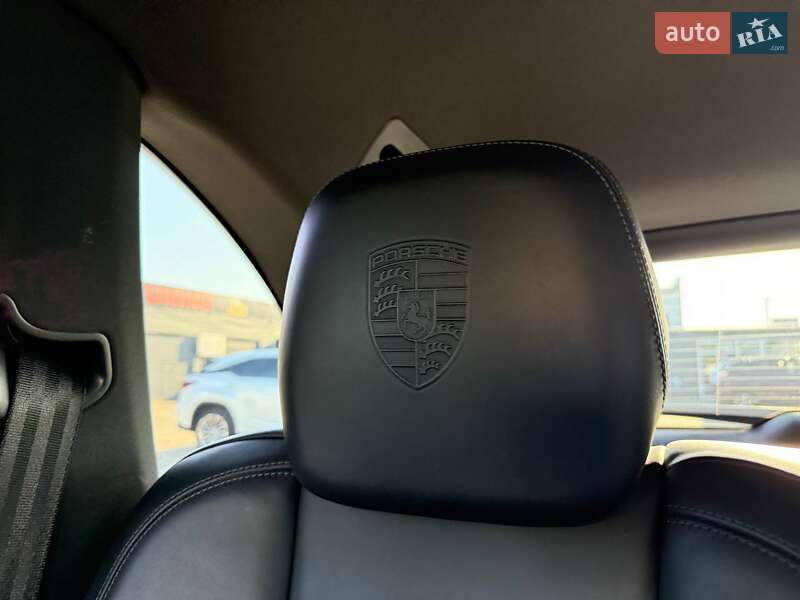 Позашляховик / Кросовер Porsche Cayenne 2013 в Одесі