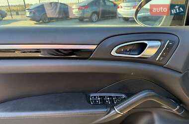 Внедорожник / Кроссовер Porsche Cayenne 2013 в 