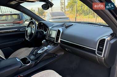 Внедорожник / Кроссовер Porsche Cayenne 2013 в 