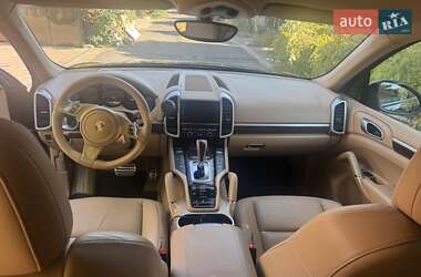 Внедорожник / Кроссовер Porsche Cayenne 2013 в 
