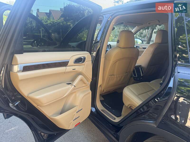 Позашляховик / Кросовер Porsche Cayenne 2013 в Одесі