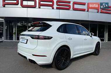 Внедорожник / Кроссовер Porsche Cayenne 2021 в 