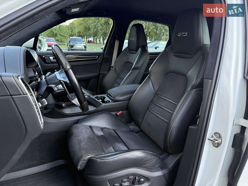 Внедорожник / Кроссовер Porsche Cayenne 2021 в Днепре