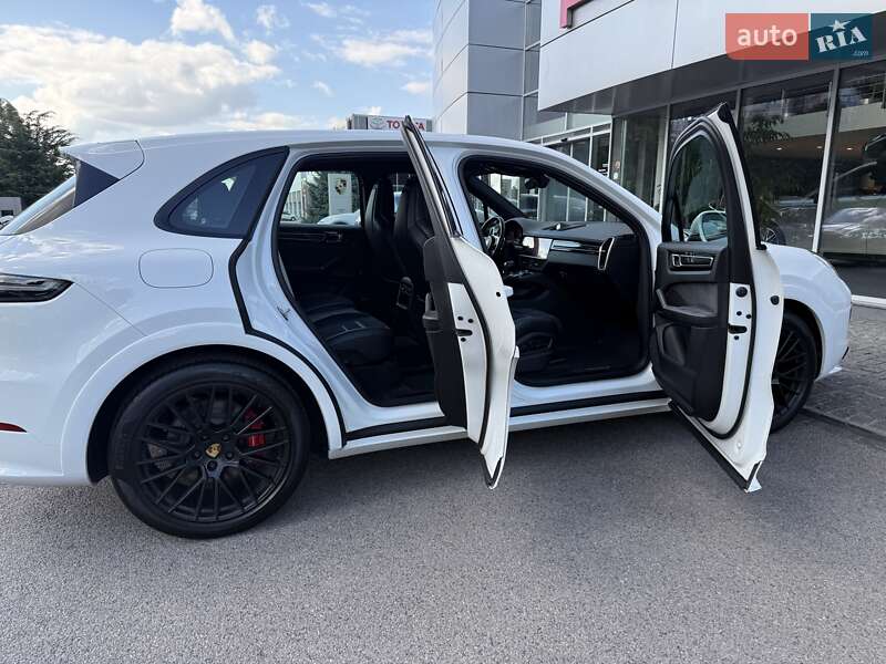 Внедорожник / Кроссовер Porsche Cayenne 2021 в Днепре