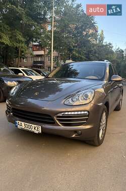 Позашляховик / Кросовер Porsche Cayenne 2013 в Києві