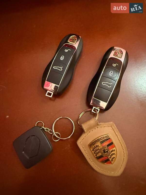 Позашляховик / Кросовер Porsche Cayenne 2013 в Києві