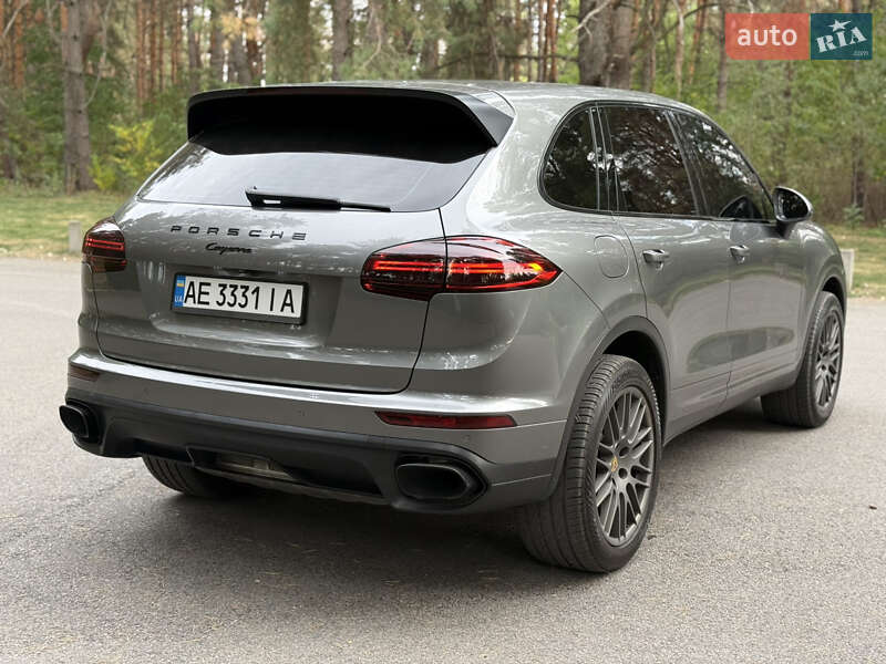 Внедорожник / Кроссовер Porsche Cayenne 2015 в Новомосковске