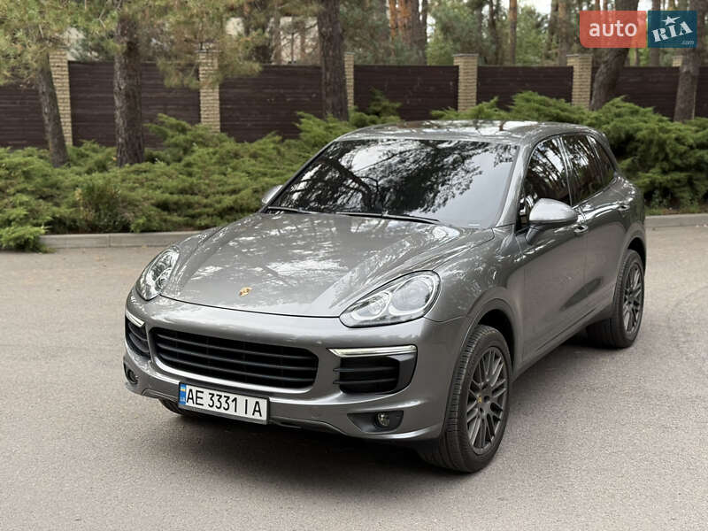 Внедорожник / Кроссовер Porsche Cayenne 2015 в Новомосковске