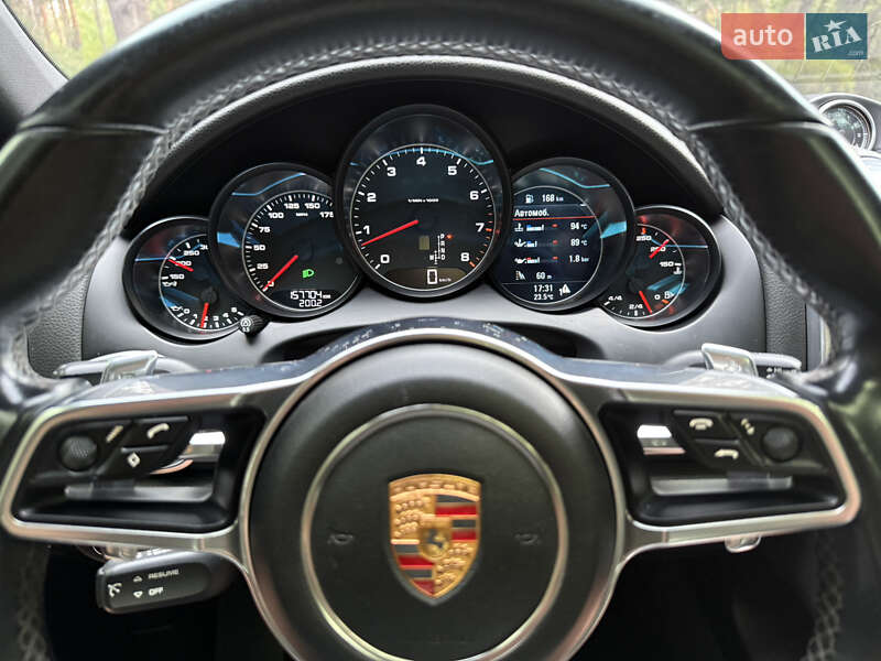 Внедорожник / Кроссовер Porsche Cayenne 2015 в Новомосковске
