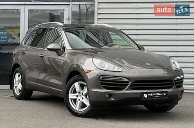 Позашляховик / Кросовер Porsche Cayenne 2012 в 